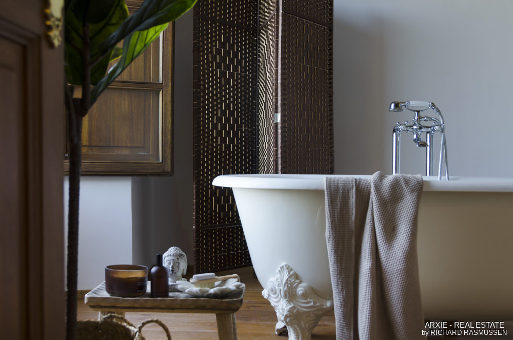 A15_13_BathDetail