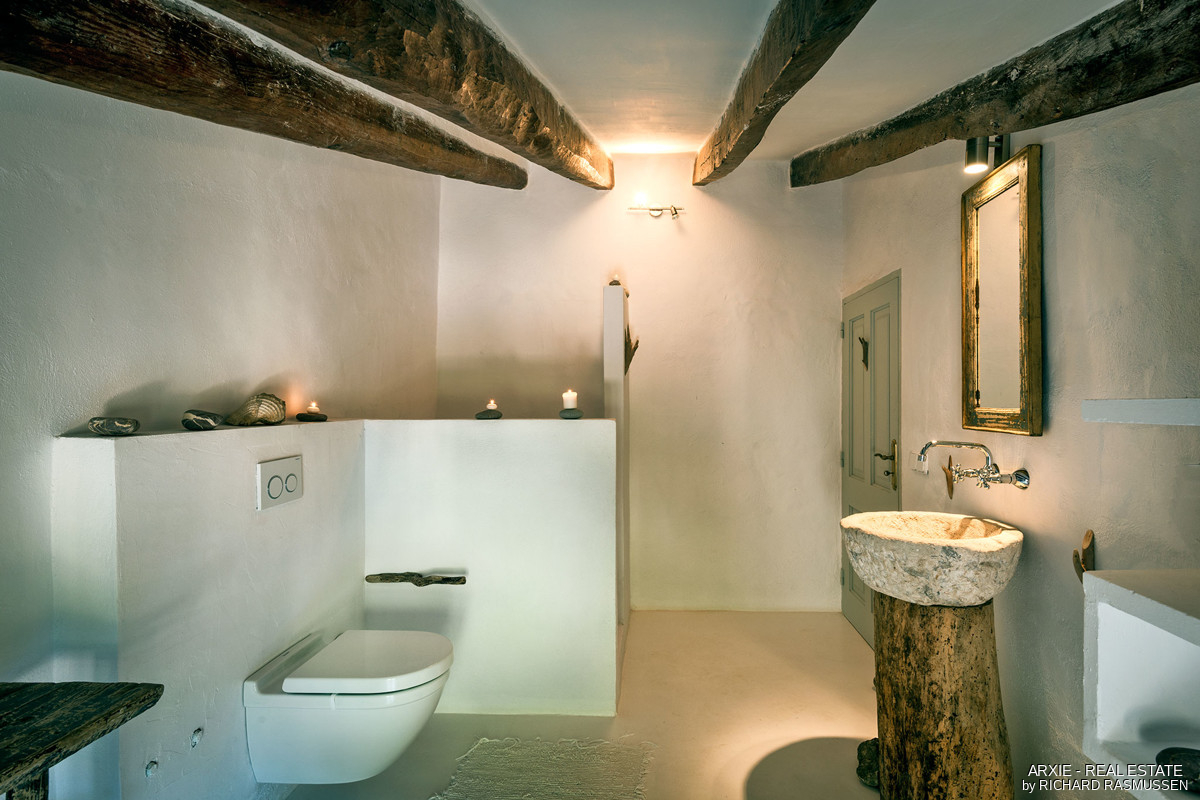 upstairs bathroom