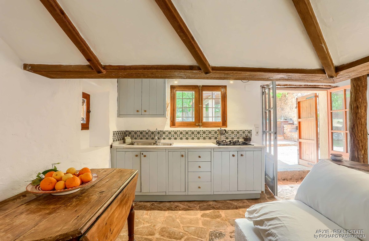 Kitchen 1 - 3
