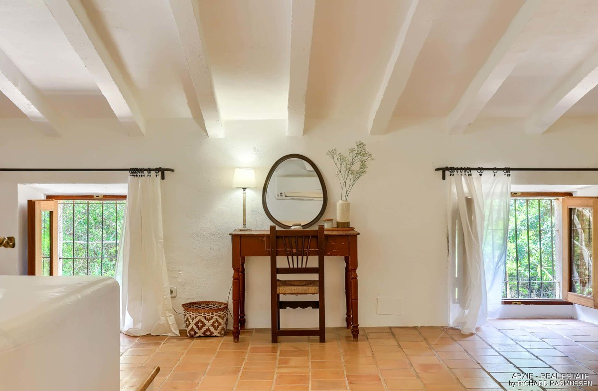 Bedroom 1 - 1