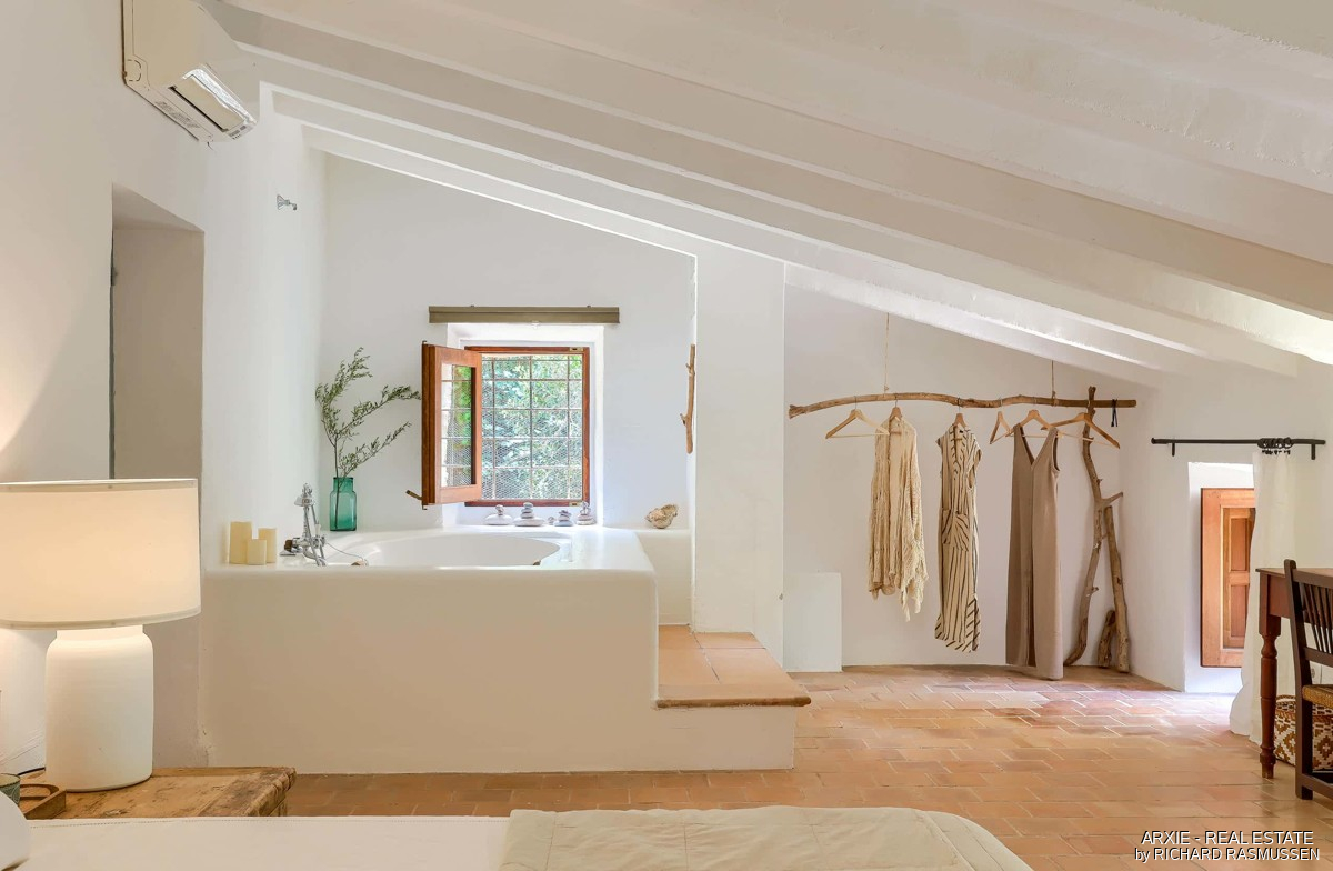 Bedroom 1 - 2