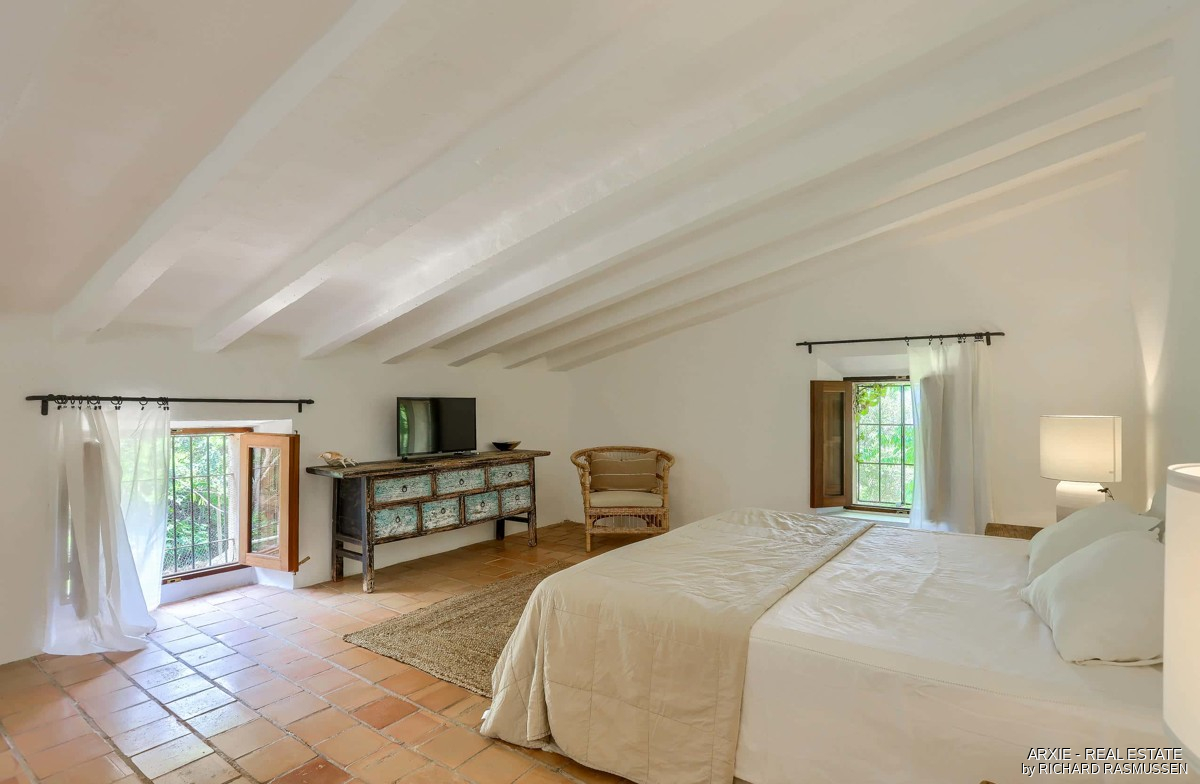 Bedroom 1 - 4