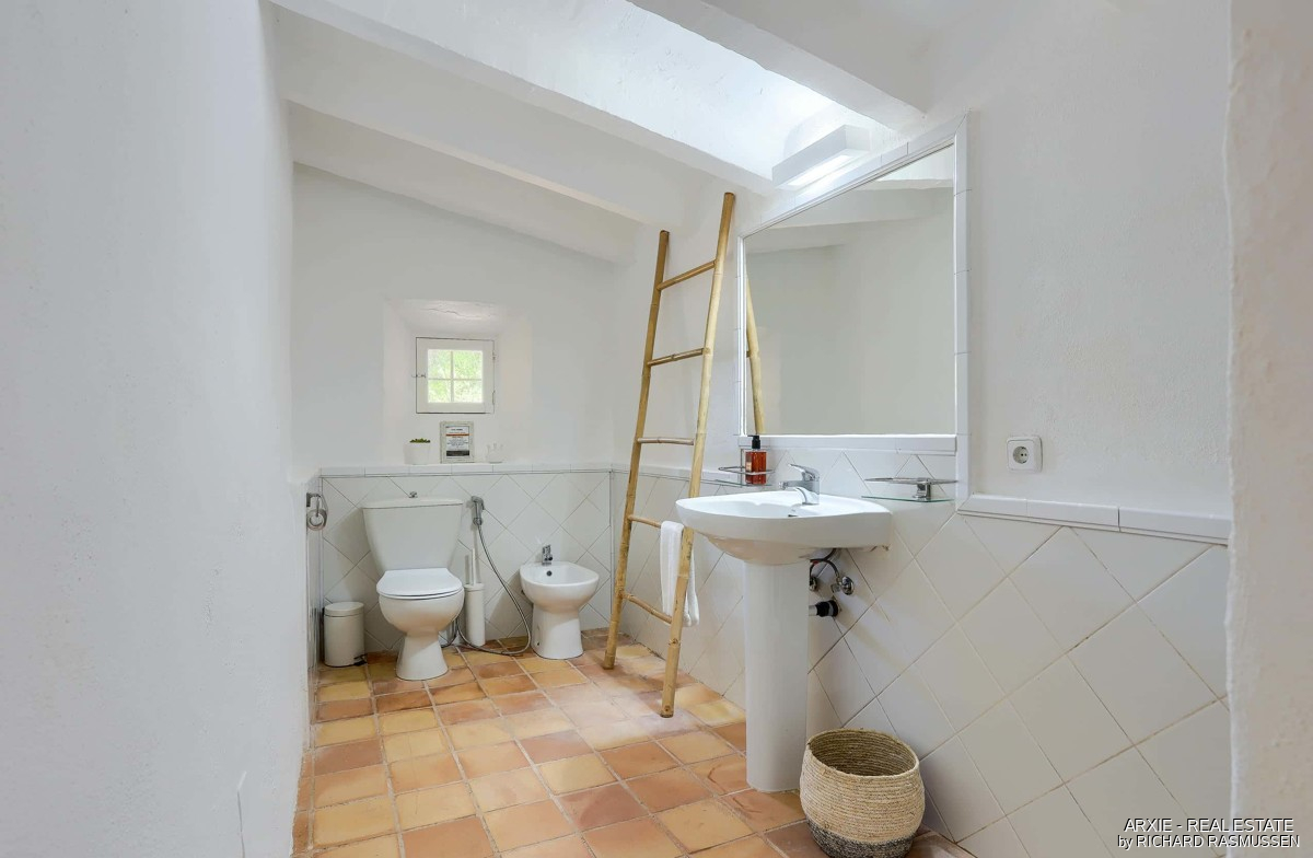 Guest house bathroom 1 - 1