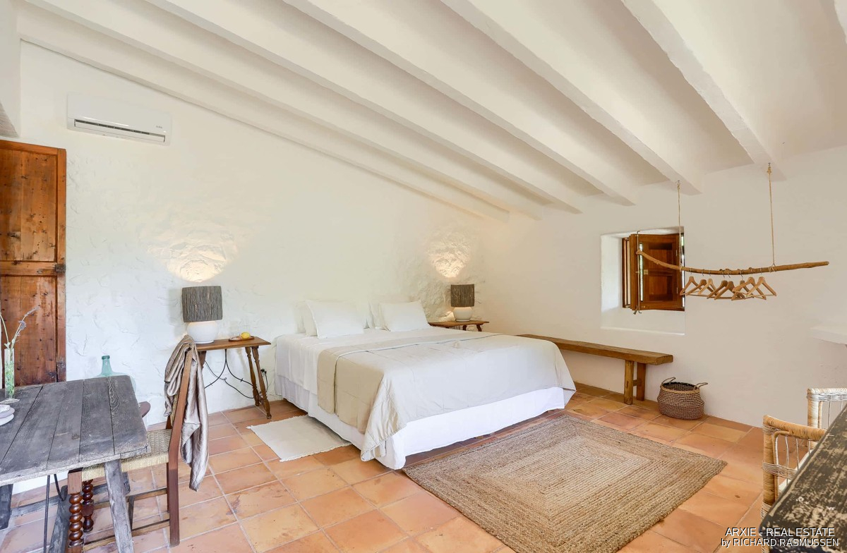 Guest house bedroom 1 - 1