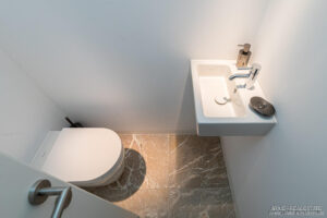 27A_Bathroom_01