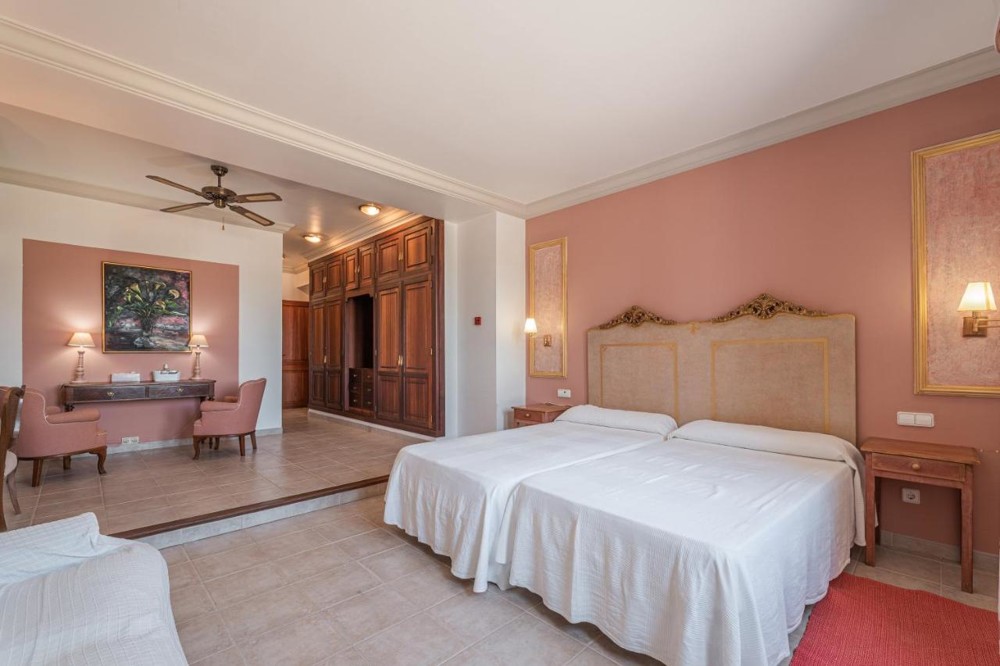 18A_Bedroom_07