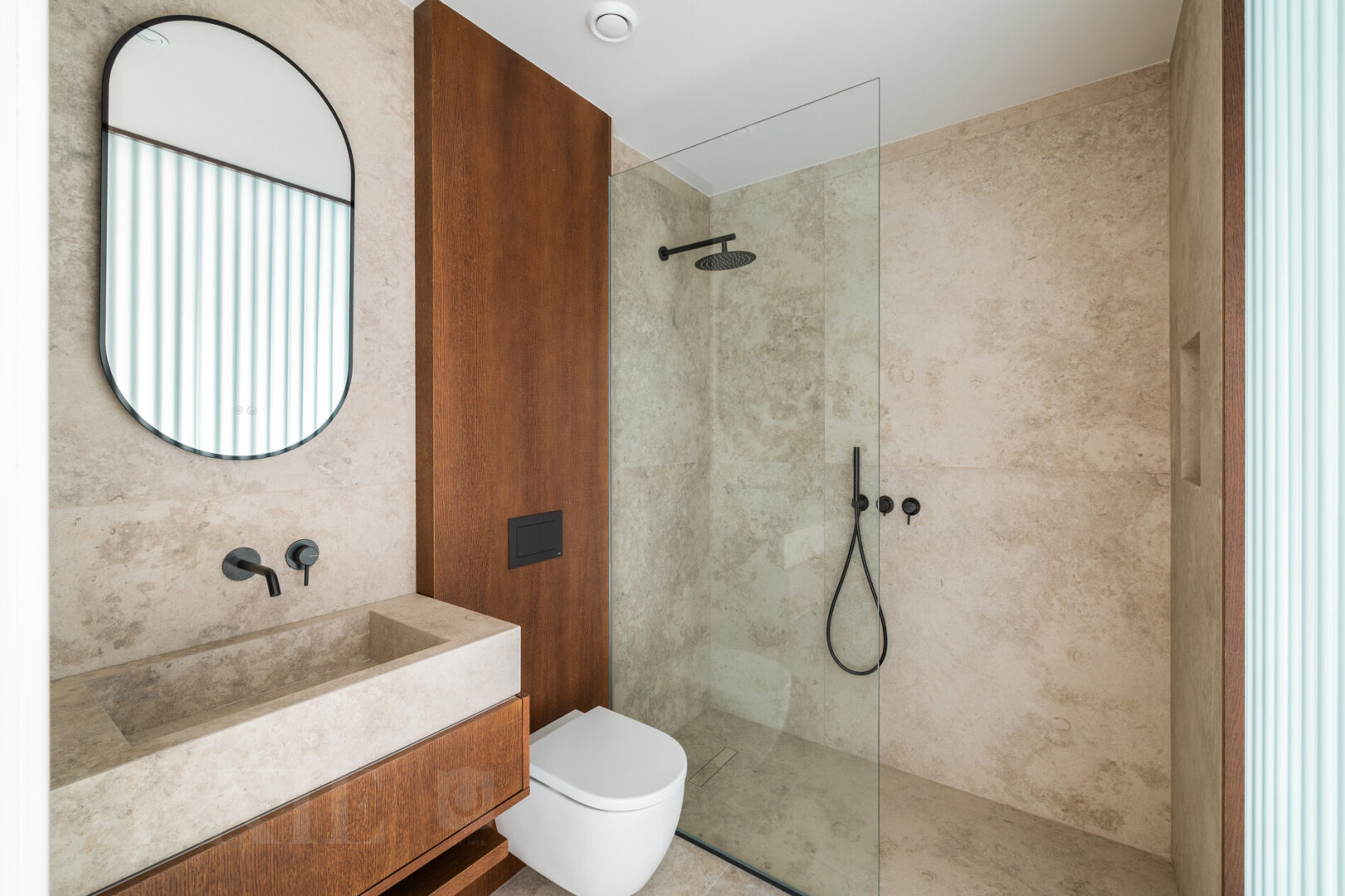 Bedroom 2_ bathroom